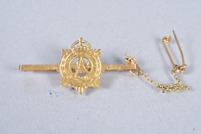 Lot 727 - A 9ct gold Army Service Corps Sweetheart Brooch