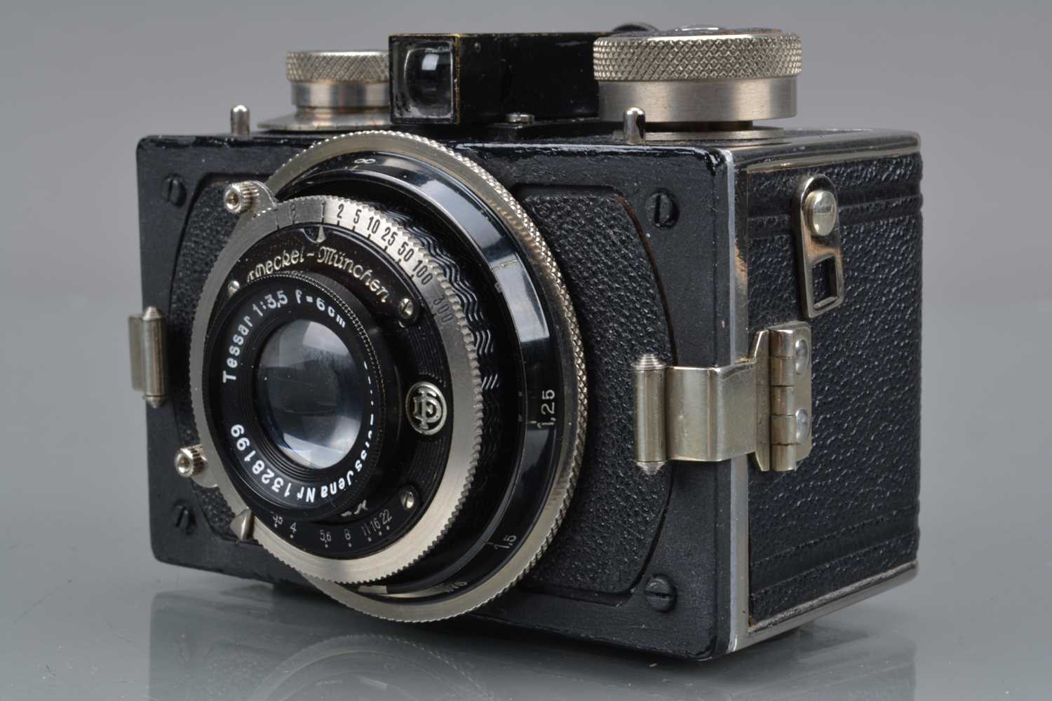 Lot 68 - A Kolár Kola Box Camera