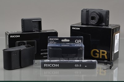 Lot 74 - A Ricoh GR2 Digital Camera