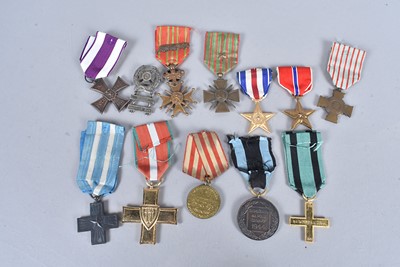 Lot 752 - A collection of World Medals