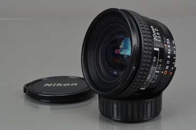 Lot 192 - A Nikon AF Nikkor 20mm f/2.8D Lens
