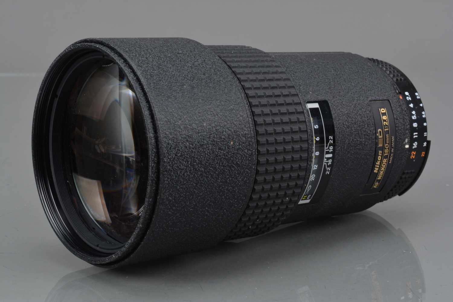 Lot 193 - A Nikon ED AF Nikkor 180mm f/2.8D Lens