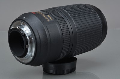 Lot 194 - A Nikon ED AF-S Nikkor 70-300mm f/4.5-5.6G VR Lens