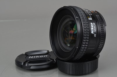 Lot 195 - A Nikon AF Nikkor 20mm f/2.8D Lens