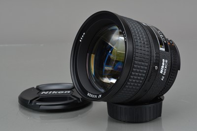 Lot 198 - A Nikon AF Nikkor 85mm f/1.4D Lens
