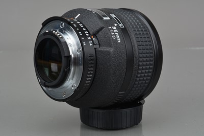Lot 198 - A Nikon AF Nikkor 85mm f/1.4D Lens