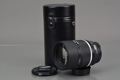 Lot 200 - A Nikon AF DC-Nikkor 135mm f/2D Lens