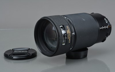 Lot 210 - A Nikon ED AF Nikkor 80-200mm f/2.8 Lens