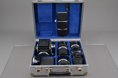 Lot 267 - A Rolleiflex SL66 Camera Outfit