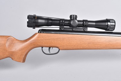 Lot 827 - An SMK19-18 .22 Break Barrel Air Rifle