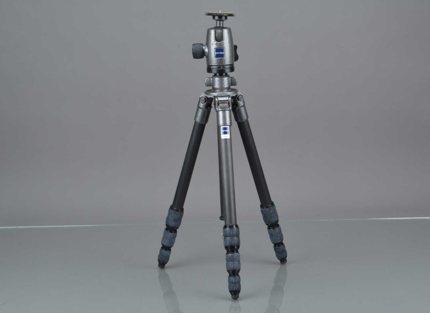 Lot 394 - A Gitzo G1128 Mk2 Carbon Fiber Tripod