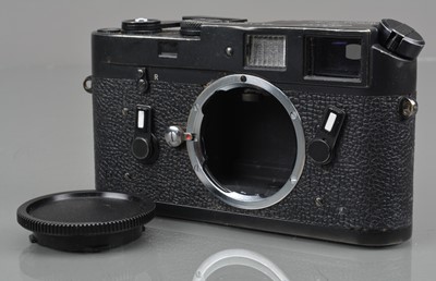 Lot 460 - A Leica M4 Rangefinder Camera Body
