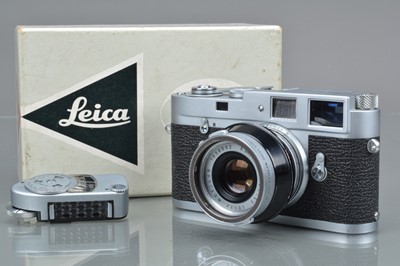 Lot 463 - A Leitz Wetzlar Leica M2 Rangefinder Camera Body