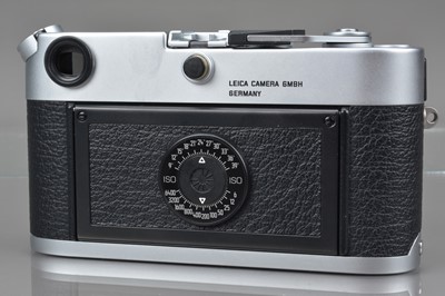 Lot 476 - A Leica M6 Rangefinder Camera body