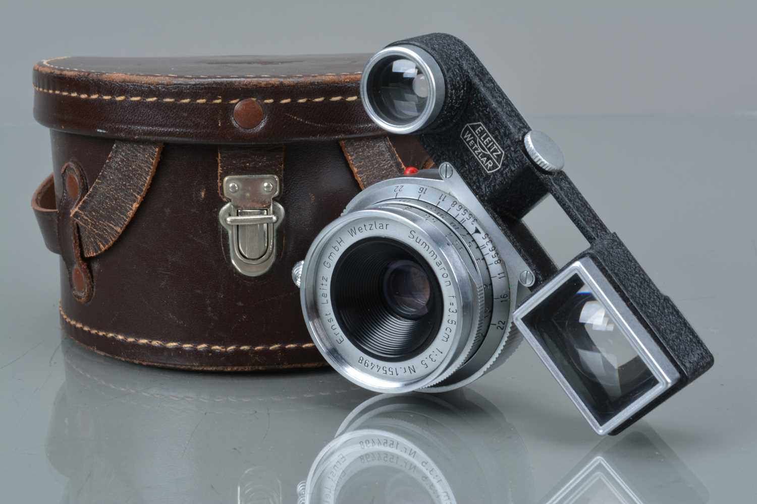 Lot 490 - A Leitz Wetzlar 3.5cm f/3.5 Summaron Lens,