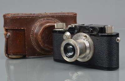 Lot 513 - A Leitz Wetzlar Leica III Mod F Rangefinder Camera, black, serial no 132575