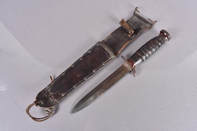 Lot 869 - A WWII US M3 Combat knife by PAL