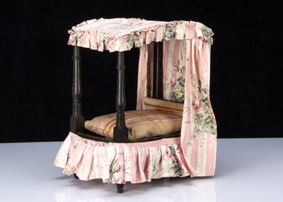 Lot 169 - A 19th century English dolls’ tester bed