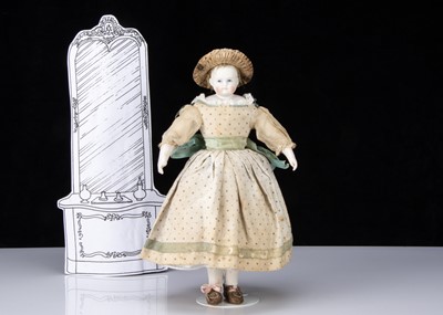 Lot 172 - An early French bisque shoulder head fashionable doll