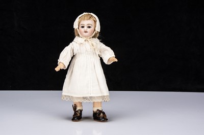 Lot 285 - A fine small Simon & Halbig 1009 DEP child doll