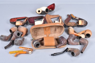 Lot 273 - A Dunhill smoking pipe carry case