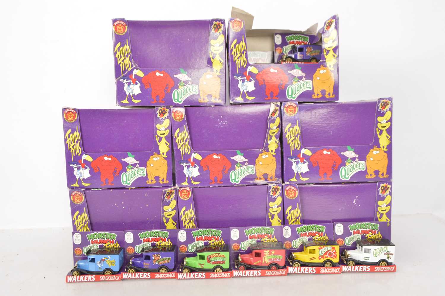 Lot 171 - Walkers Crisps liveries Oxford Cubs Vintage Diecast Commercial Models in Trade Boxes (185)
