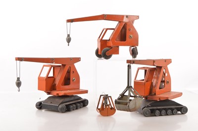 Lot 325 - Tri-ang all metal mobile cranes (3)