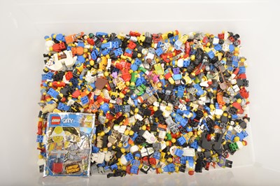 Lot 346 - Lego Minifigures (380+)