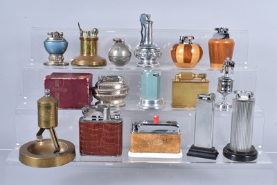 Lot 301 - An assortment of Table Lighters