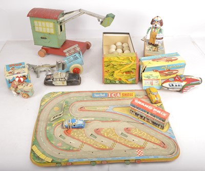 Lot 426 - Collection of miscellaneous Tin Toys by French and other makers (10)