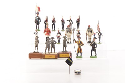 Lot 516 - Small collection of Metal and Plastic soldiers (19)