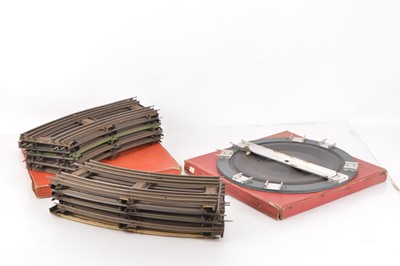 Lot 638 - Hornby O Gauge 3-Rail Curved Double track and clockwork  Turntables (18)