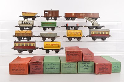 Lot 641 - Hornby 0 Gauge post war boxed and unboxed Goods and Passenger Rolling Stock (21)