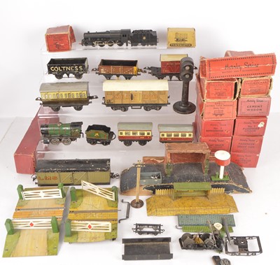 Lot 657 - Assorted Hornby 0 Gauge and other items