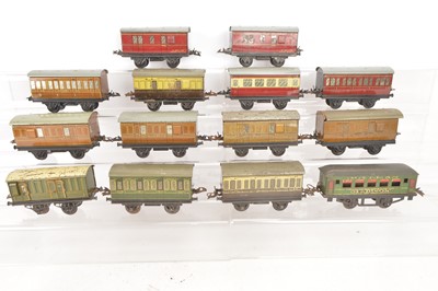 Lot 661 - Hornby 0 Gauge Coaching Stock (14)