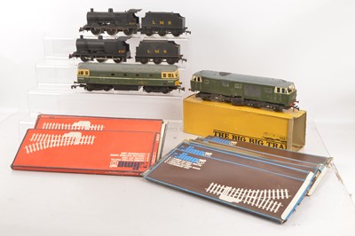 Lot 689 - Lima 0 Gauge Steam and Diesel Locomotives and Points and Tri-ang Big Big modified Hymek Diesel (12)