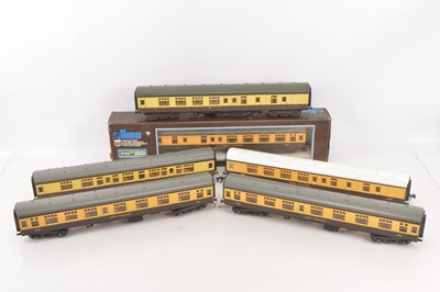 Lot 696 - Lima 0 Gauge original and modified GWR chocolate and cream Mainline Coaches (6)