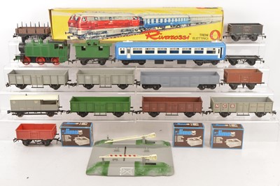 Lot 697 - Lima Tri-ang Big Big and Rivarossi 0 Gauge Locomotive and Goods and Passenger Rolling Stock (19)