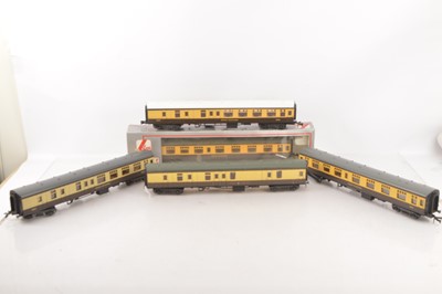 Lot 707 - 5 Lima 0 Gauge GWR chocolate and cream Coaches (5)