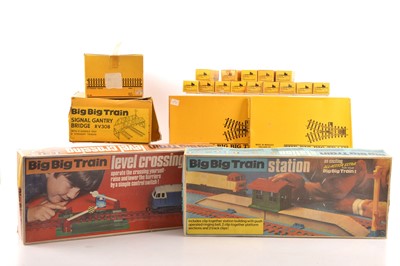 Lot 736 - Tri-ang Big Big 0 Gauge boxed Accessories and Track