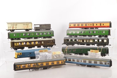 Lot 739 - Quantity  of Lima 0 Gauge Diesel Coaches and wagons for repair/spares and Flush Glazing packs (qty)