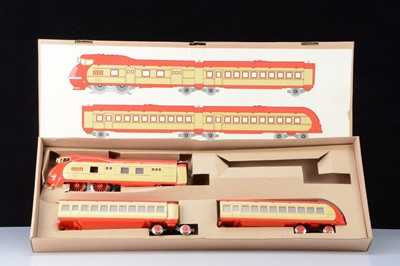 Lot 766 - 1980's boxed Paya 0 Gauge 1000 3-Car red and yellow Streamliner Set