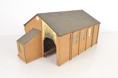 Lot 790 - A detailed 0 Gauge Goods Shed and other Scenic Accessories (qty in 2 boxes)