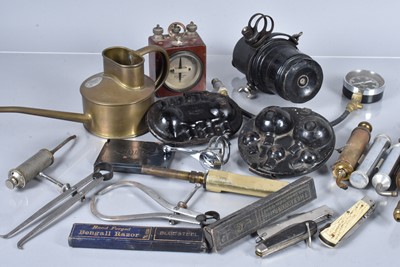 Lot 516 - A collection of Automotive tools and parts