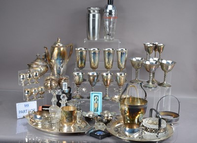 Lot 227 - A quantity of silver plated and metal barware and serveware
