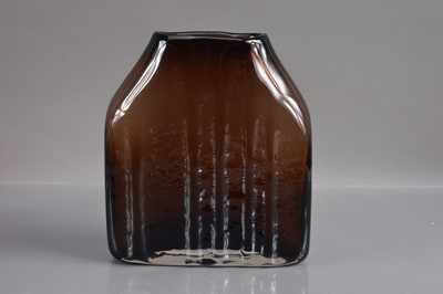 Lot 285 - A Whitefriars shoulder vase in 'Cinnamon' colourway designed by Geoffrey Baxter (1922-1995)