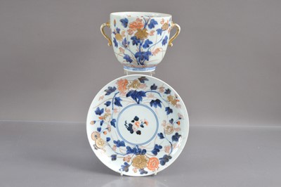 Lot 318 - A Japanese Edo Period Imari pattern porcelain double handled cache pot or large size cup