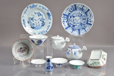 Lot 321 - A collection of Chinese & Japanese blue and white and famille rose porcelain items
