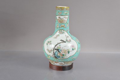 Lot 331 - An 18th or 19th Century Chinese Qing dynastly famille rose large bottle vase