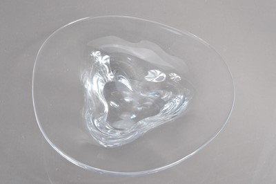 Lot 364 - A Nils Landberg (1907-1991) for Orrefors triangular centrepiece bowl